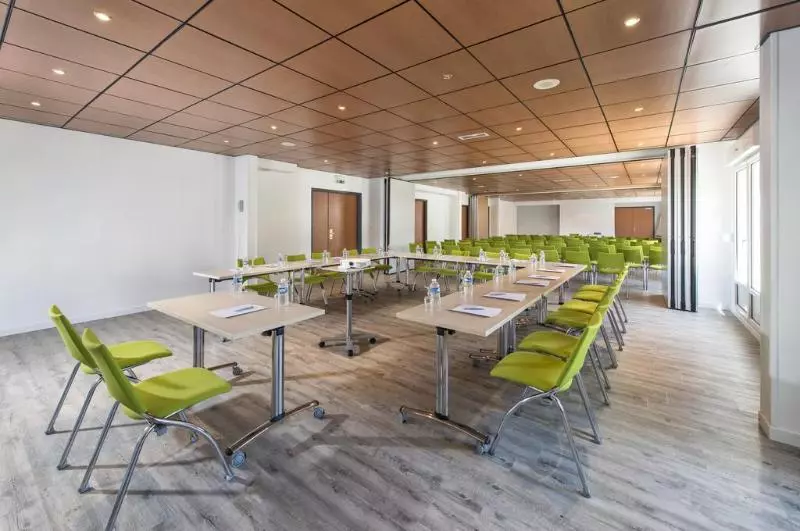 בית מלון כפרי Kyriad Tours   Joué Lès Tours