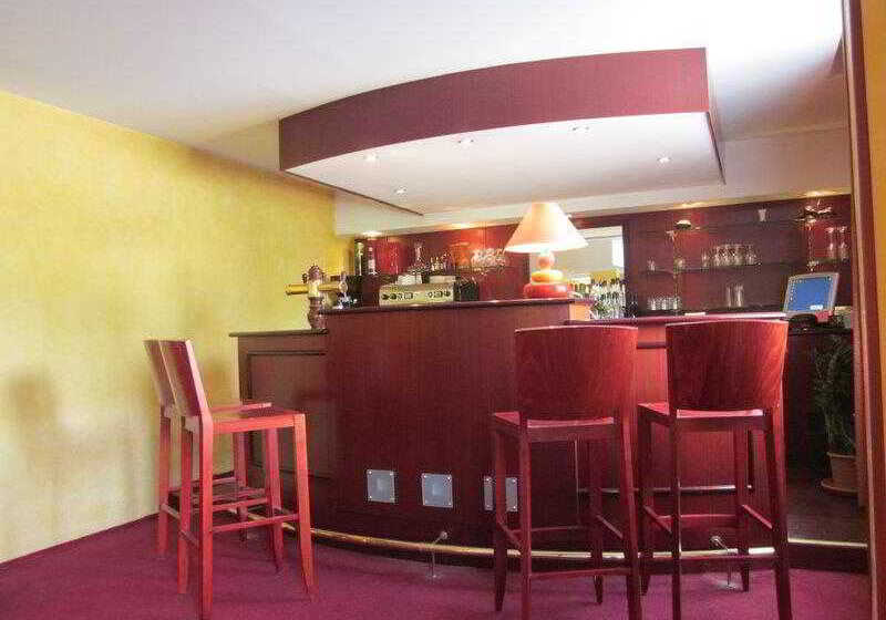 ホテル Kyriad Tours Joué Lès Tours