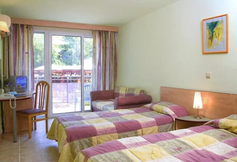 ホテル Magnolia   All Inclusive