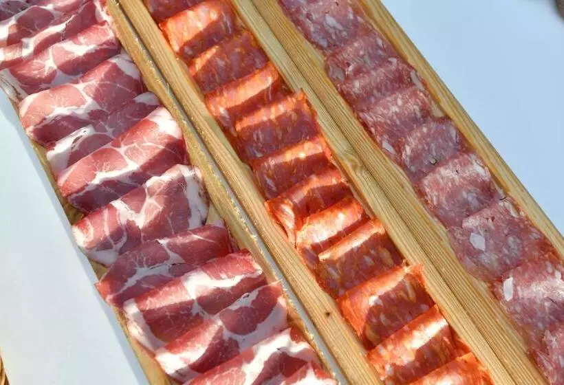 בית מלון כפרי Minerva Resort