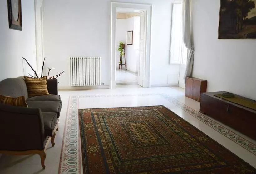 هتل Palazzo Rollo