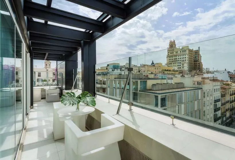 هتل Room Mate Oscar