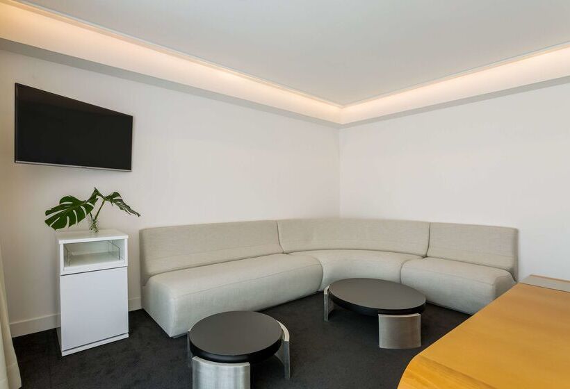 هتل Room Mate Oscar