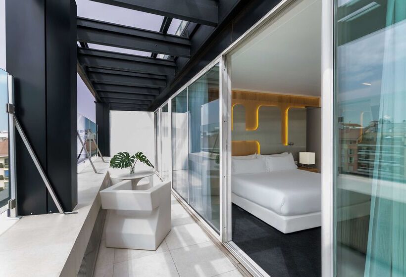 هتل Room Mate Oscar