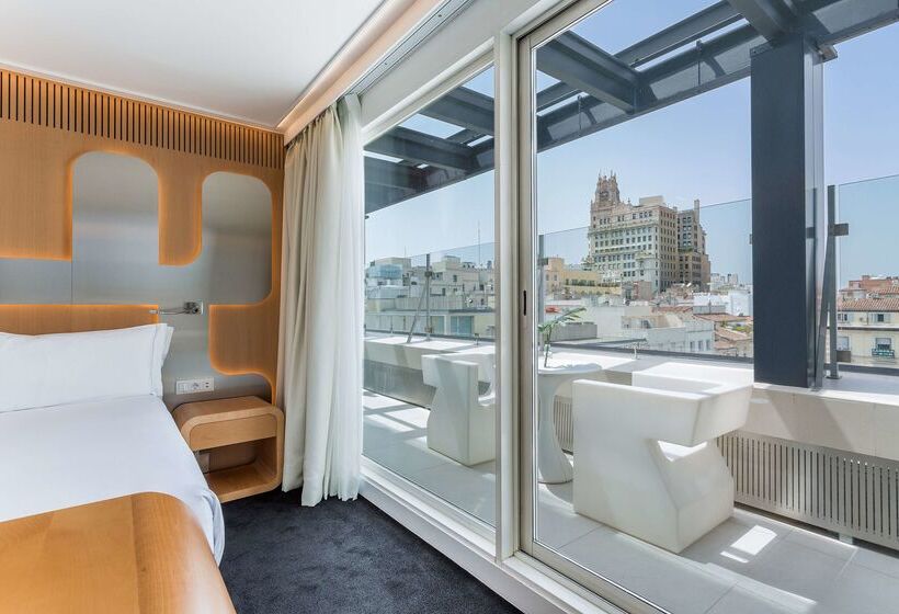 هتل Room Mate Oscar