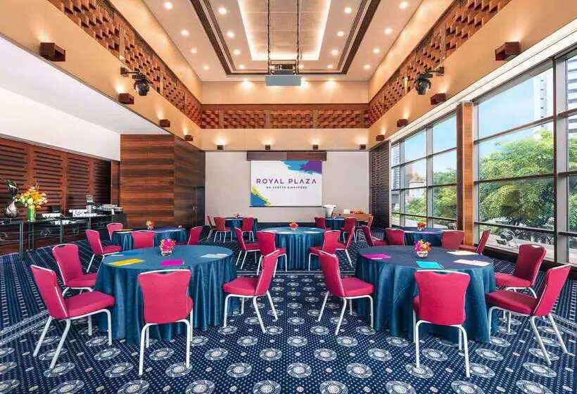 هتل Royal Plaza On Scotts