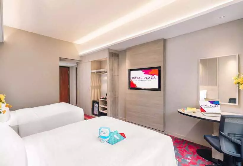 هتل Royal Plaza On Scotts