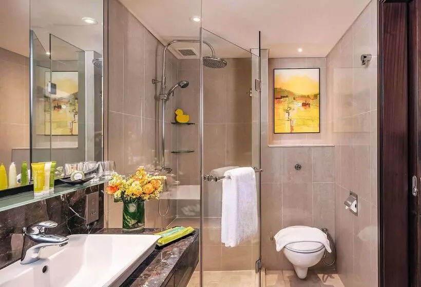 هتل Royal Plaza On Scotts