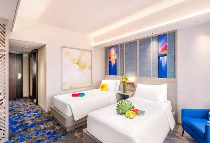 هتل Royal Plaza On Scotts