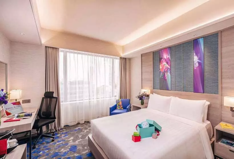 هتل Royal Plaza On Scotts