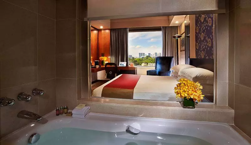 هتل Royal Plaza On Scotts