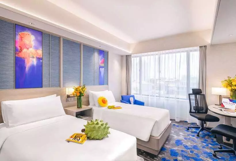 هتل Royal Plaza On Scotts