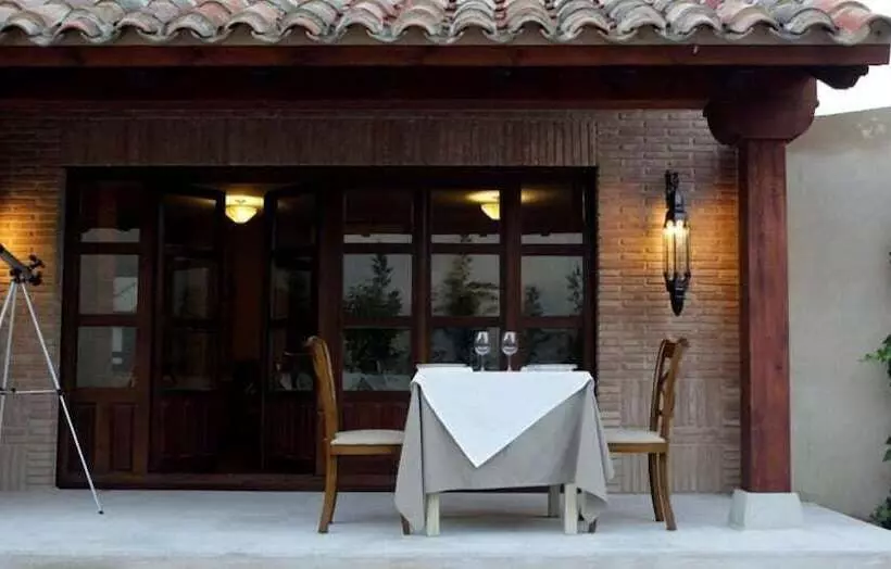 هتل روستایی Posada Los Condestables Hotel & Spa
