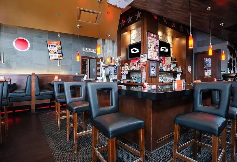 Sandman Hotel & Suites Calgary West