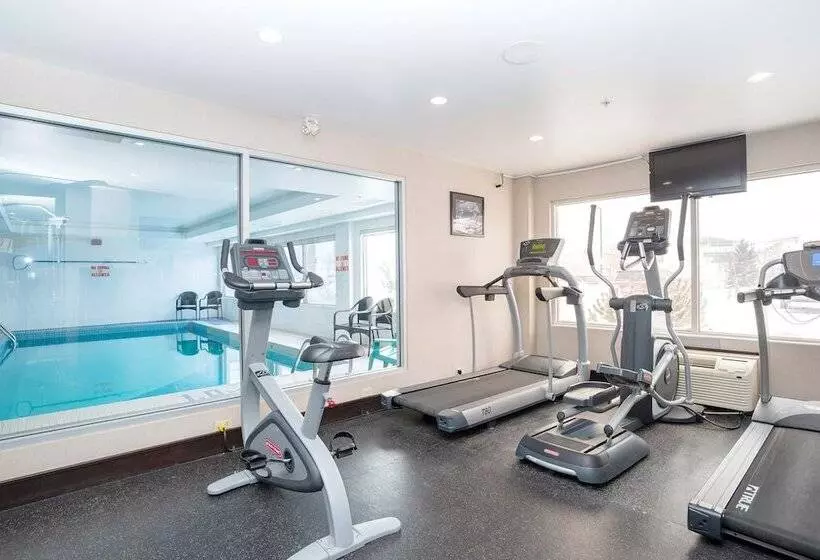 Sandman Hotel & Suites Calgary West