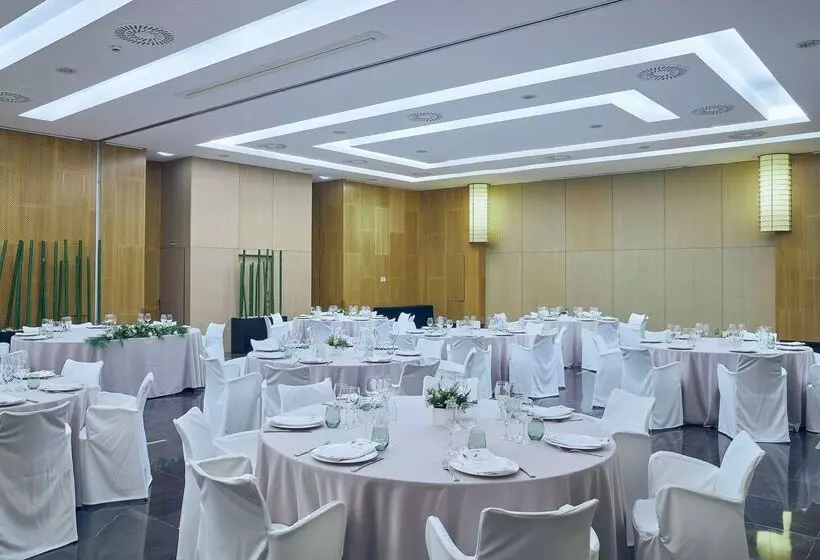 هتل Vincci Zaragoza Zentro