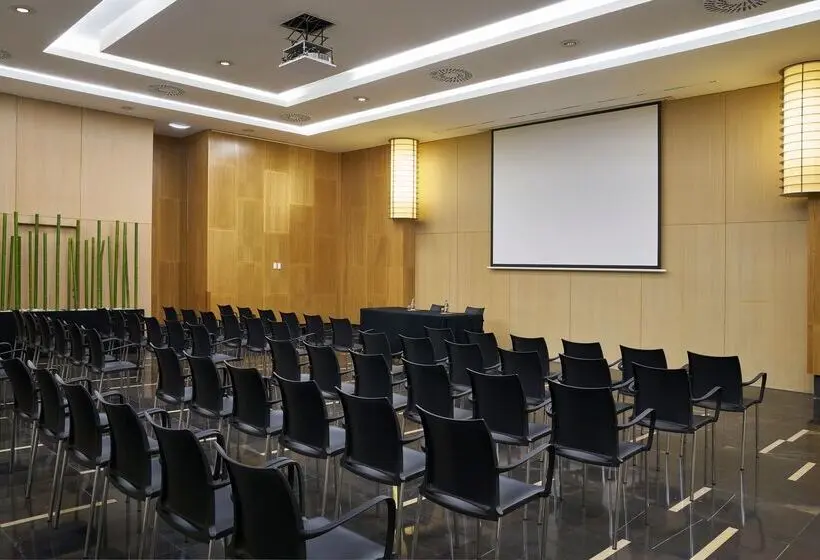 هتل Vincci Zaragoza Zentro