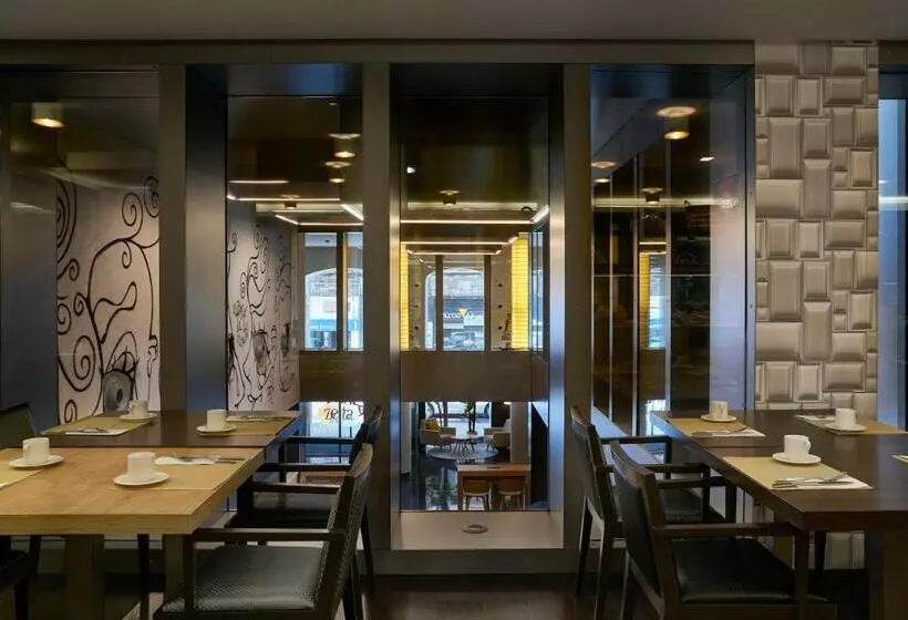 Отель Vincci Zaragoza Zentro