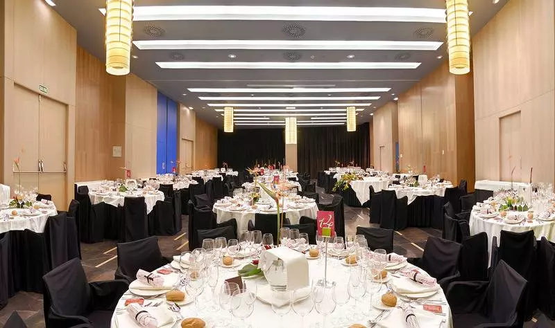 Отель Vincci Zaragoza Zentro