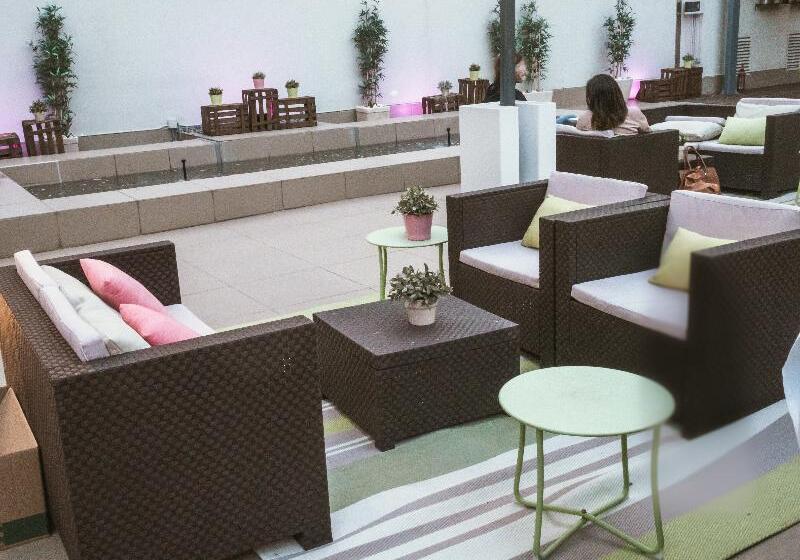 Отель Vincci Zaragoza Zentro