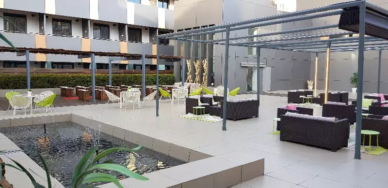 Отель Vincci Zaragoza Zentro