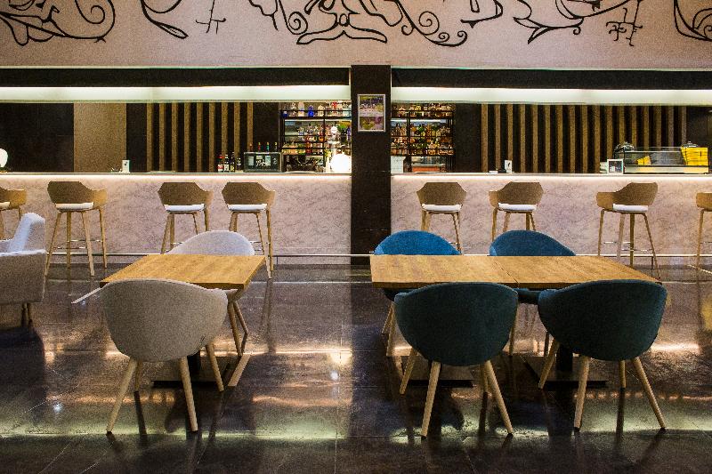 Отель Vincci Zaragoza Zentro