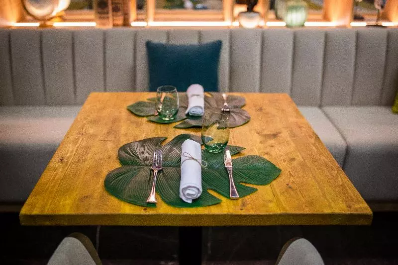 Отель Vincci Zaragoza Zentro