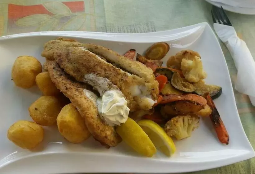 ユースホステル Fischgasthof Aumüller