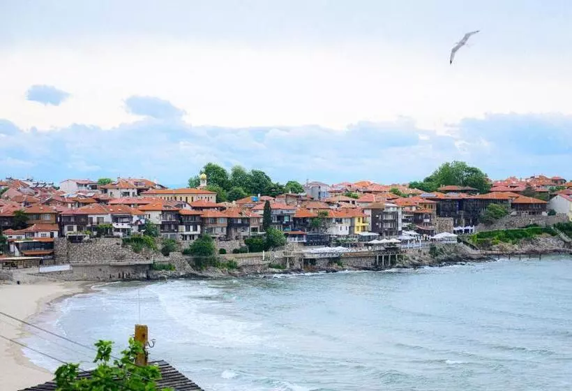 Hotelli Effect Saint Mina