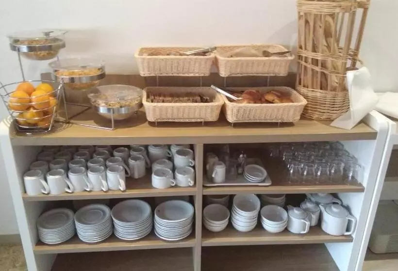 Hotelli Les Flots Bleus