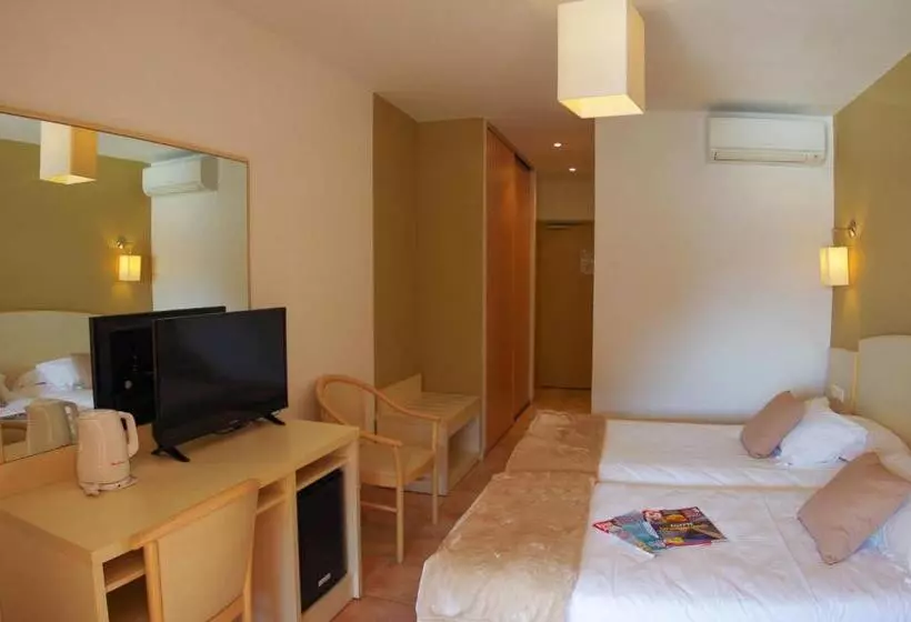 Hotelli Les Flots Bleus