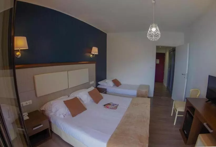 Hotelli Les Flots Bleus