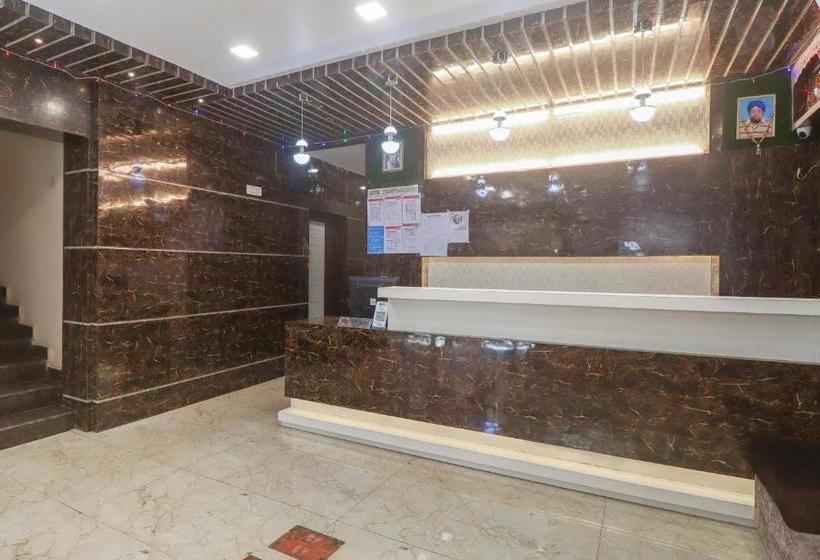 בית מלון כפרי Oyo 4710 Priya Palace