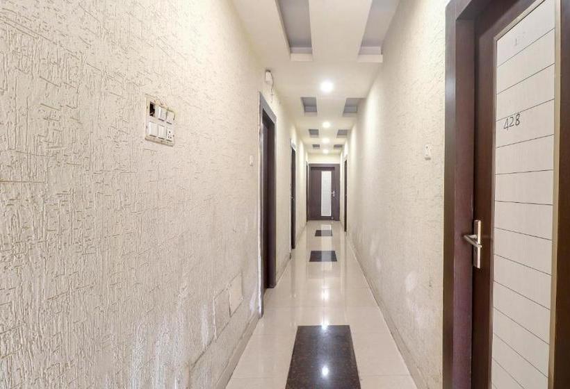 בית מלון כפרי Oyo 4710 Priya Palace