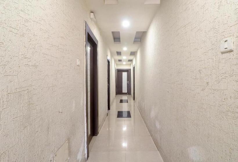 בית מלון כפרי Oyo 4710 Priya Palace