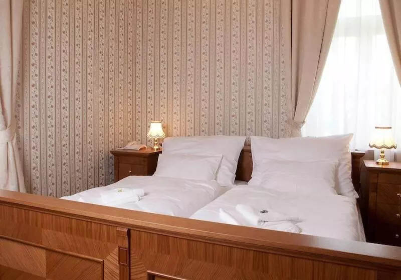 Hotelli Zamek Berchtold