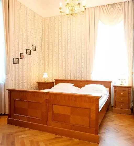 Hotelli Zamek Berchtold