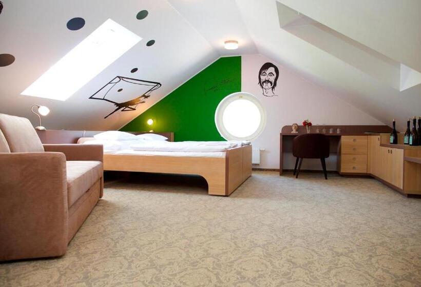 호텔 Zamek Berchtold