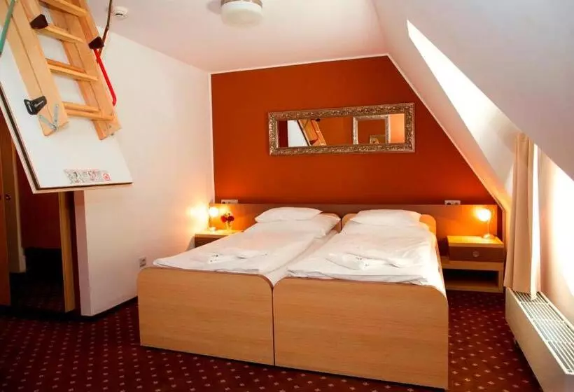 Hotelli Zamek Berchtold