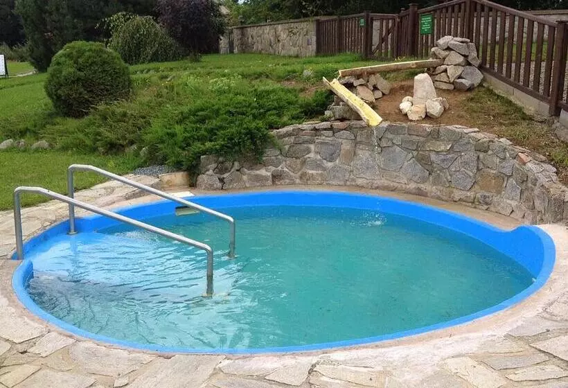 Hotelli Zamek Berchtold