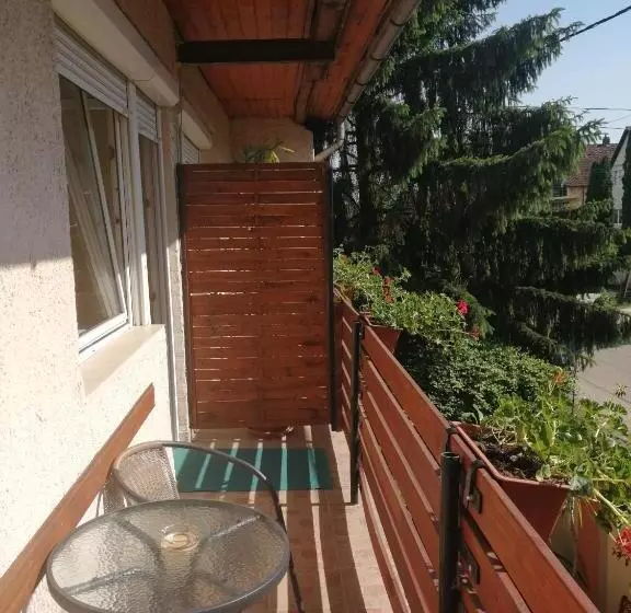 پانسیون Oázis Vendégház
