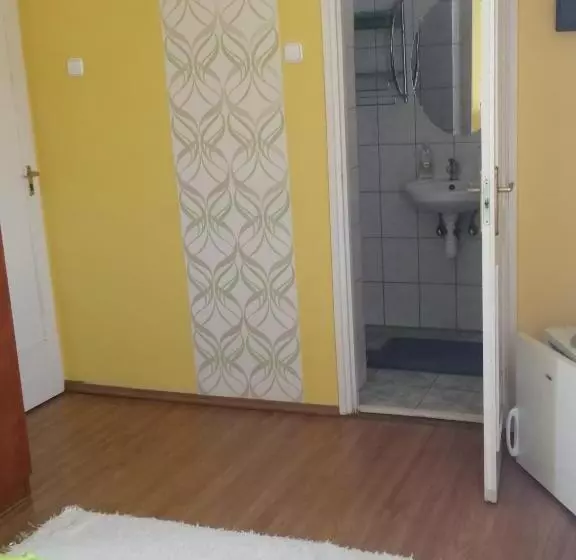 پانسیون Oázis Vendégház