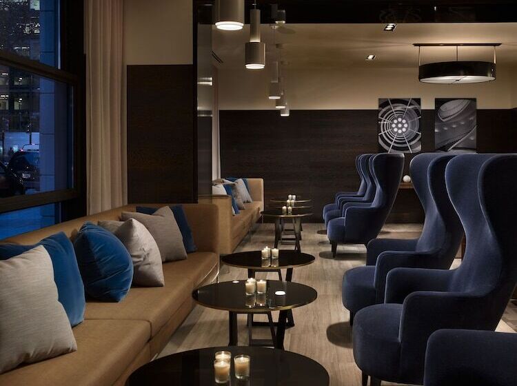 فندق Aka White House