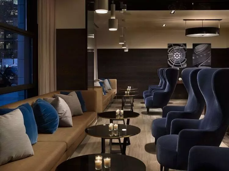 Отель Aka White House