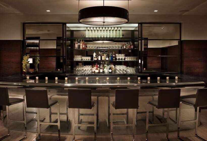 فندق Aka White House