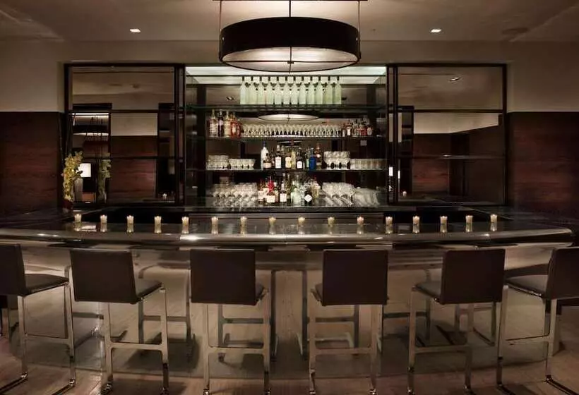 Отель Aka White House