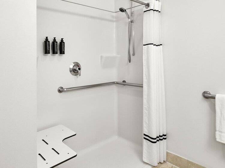 فندق Aka White House