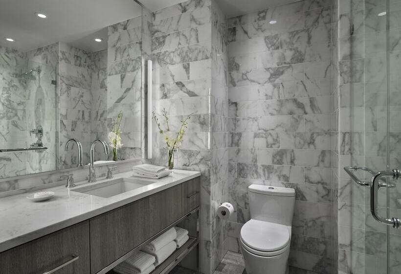 فندق Aka White House