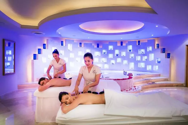 Hotel Barcelo Maya Colonial All Inclusive