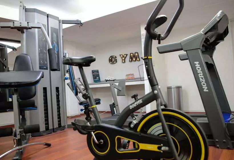 فندق Best Western Real Tula Express